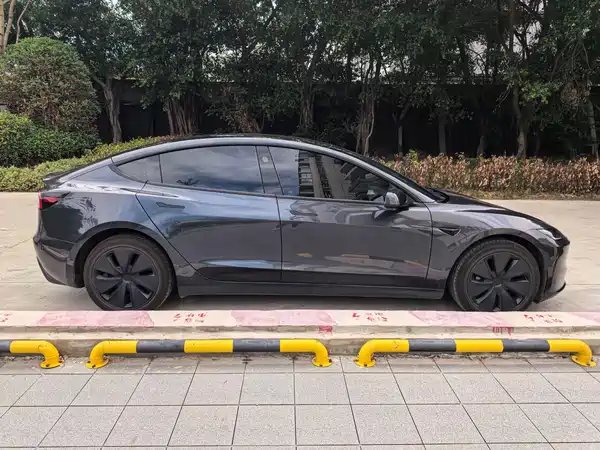 Tesla Model 3 2026