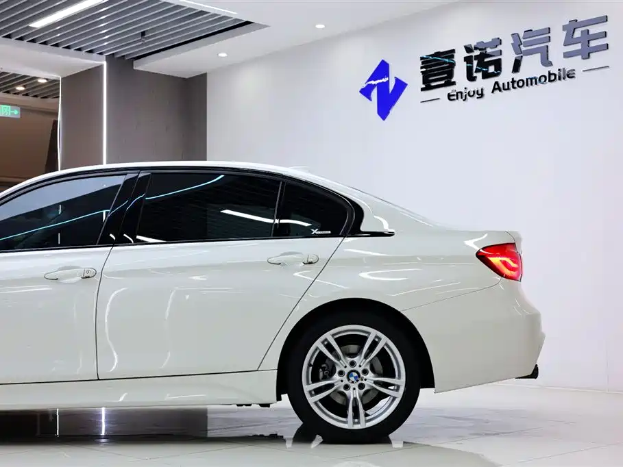 BMW 3 Series 2017 — фото 16