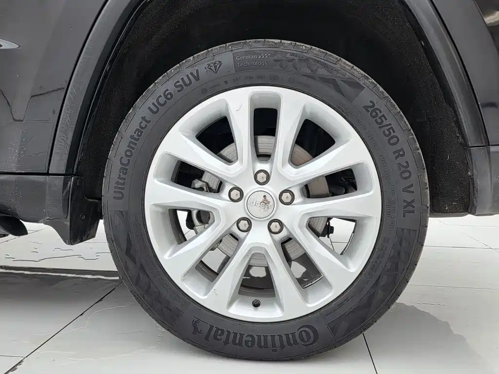 Jeep Grand Cherokee 2018 — фото 19