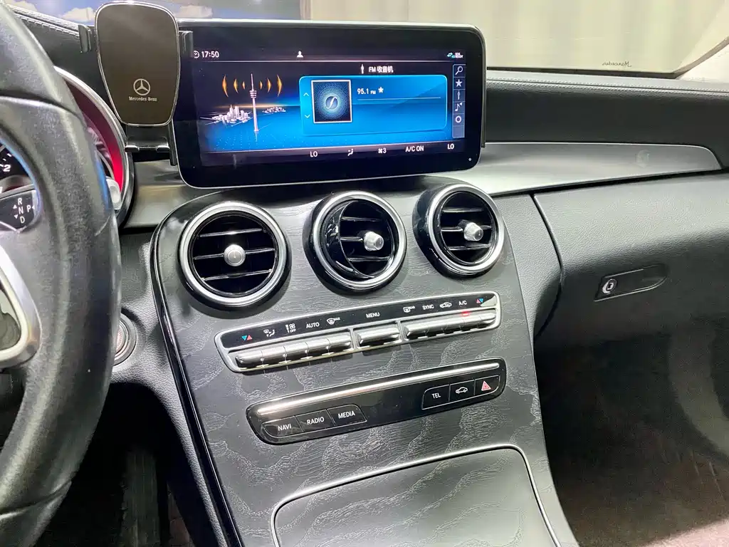 Mercedes-Benz C-Class 2019 — фото 17