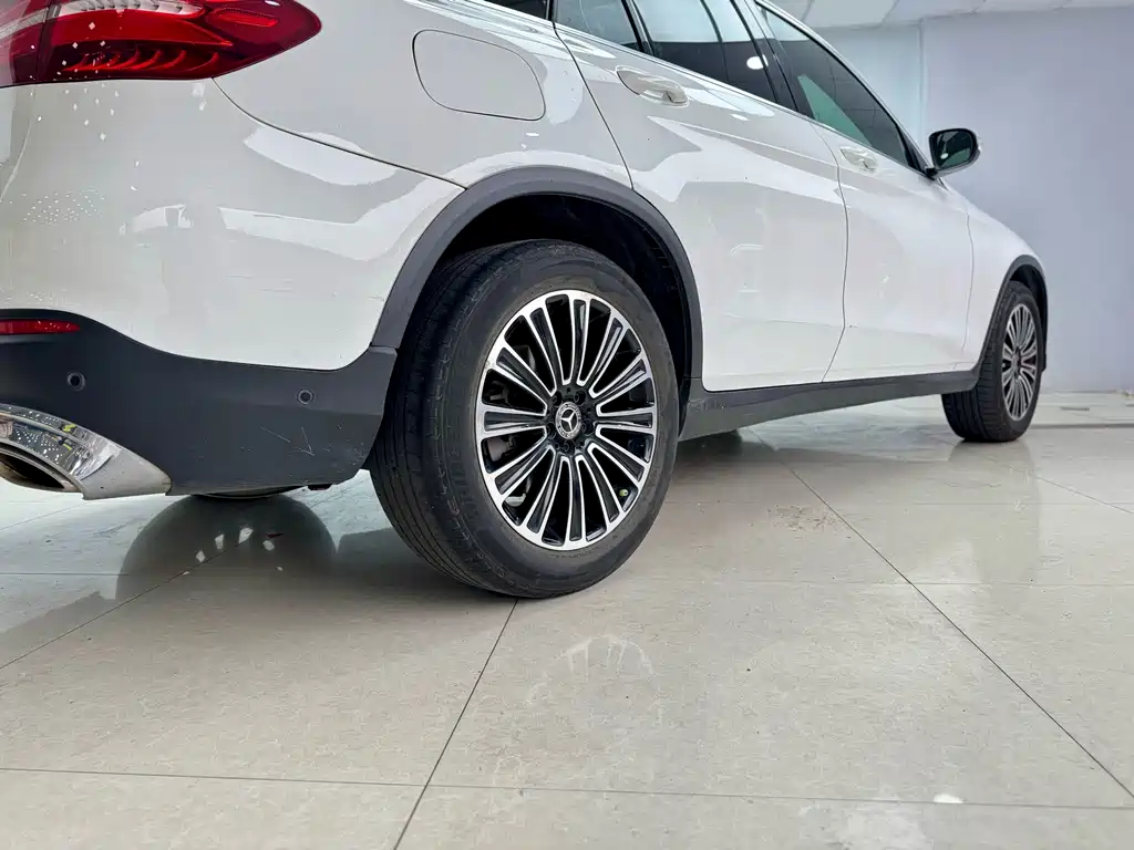 Mercedes-Benz GLC 2018 — фото 23