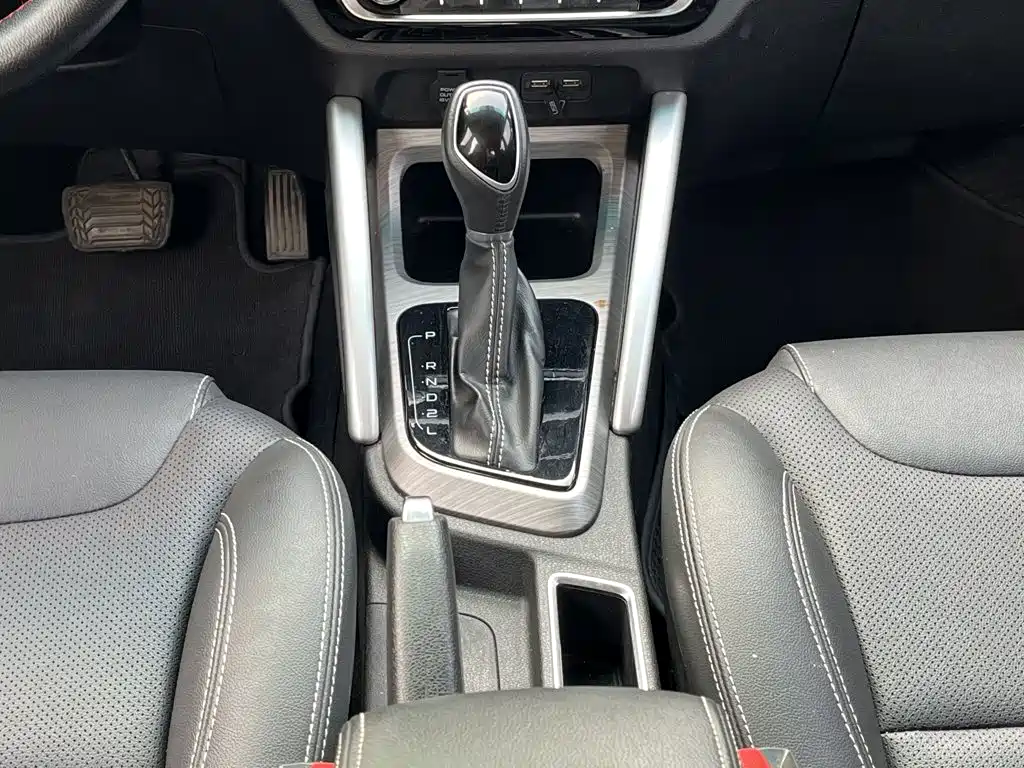 Geely Vision X3 2018 — фото 13