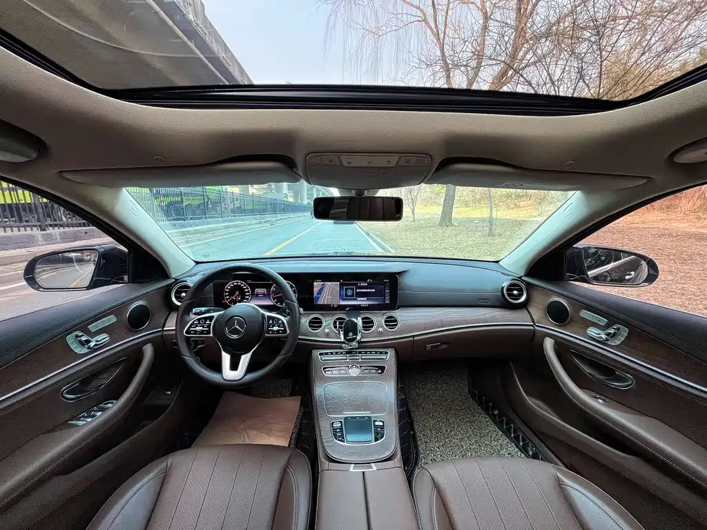 Mercedes-Benz E-Class 2018 — фото 18