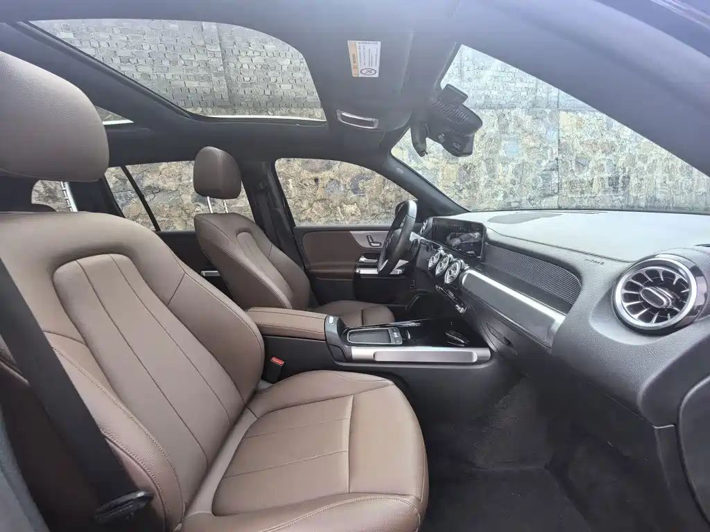 Mercedes-Benz GLB 2024