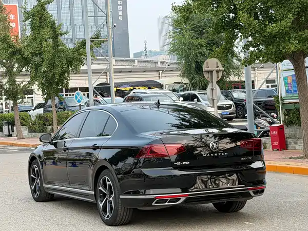 Volkswagen Magotan 2025
