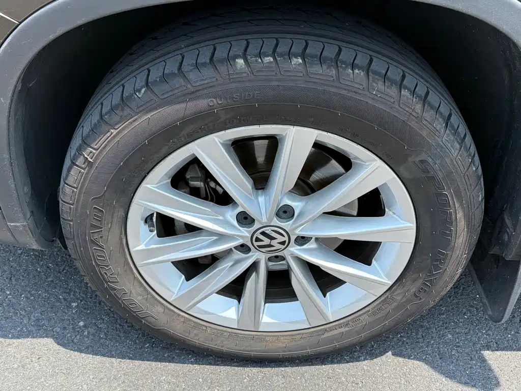 Volkswagen Tiguan 2017 — фото 19