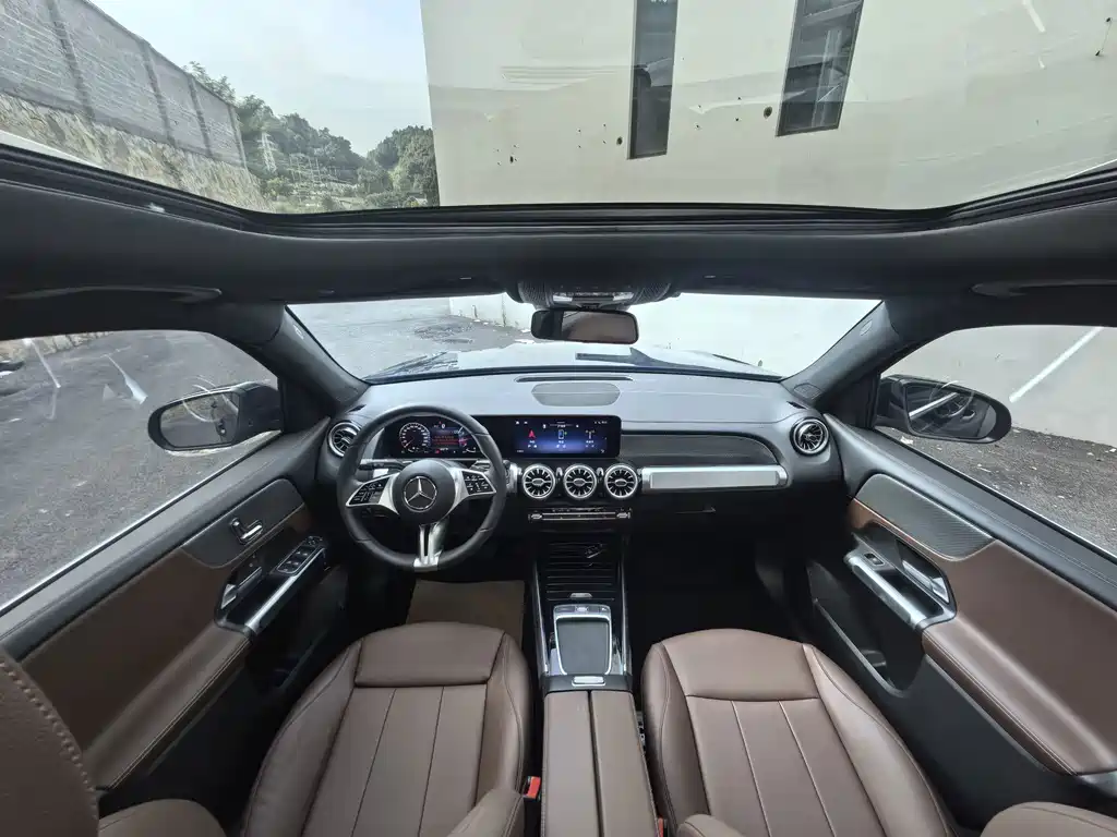 Mercedes-Benz GLB 2024