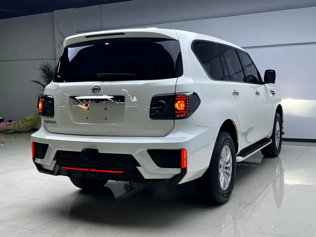 Nissan Patrol 2018 — фото 16