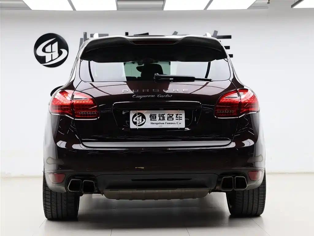 Porsche Cayenne 2016 — фото 30