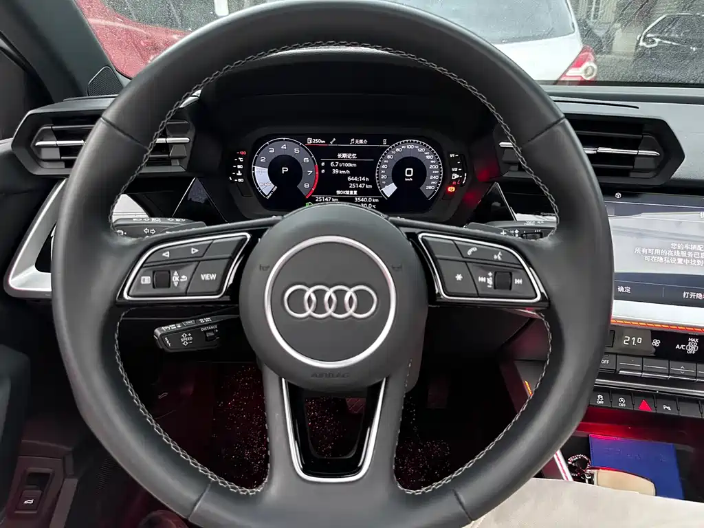 Audi A3 2023 — фото 11