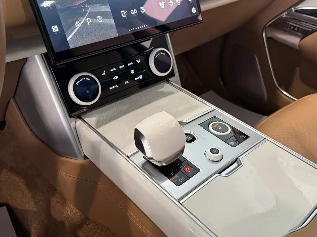 Land Rover Range Rover 2025 — фото 20