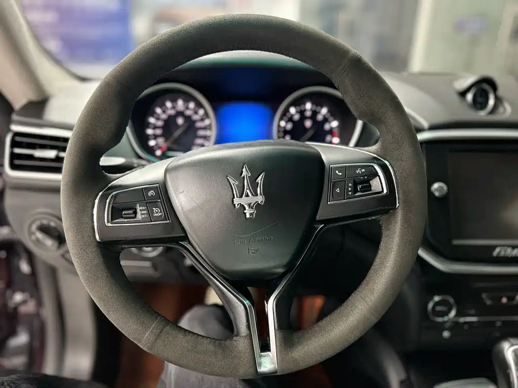 Maserati Ghibli 2016 — фото 10