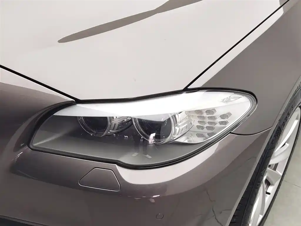 BMW 5 Series 2012 — фото 7