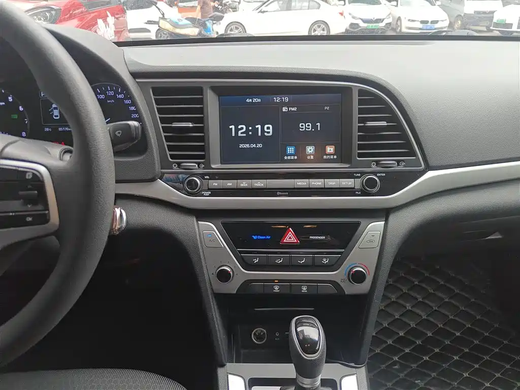 Hyundai Elantra 2019 — фото 13