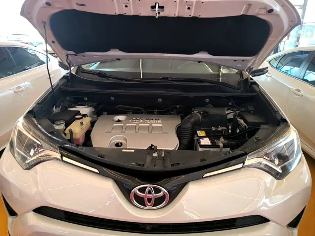 Toyota RAV4 2018 — фото 20