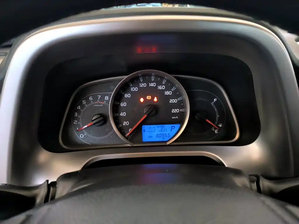 Toyota RAV4 2018 — фото 12