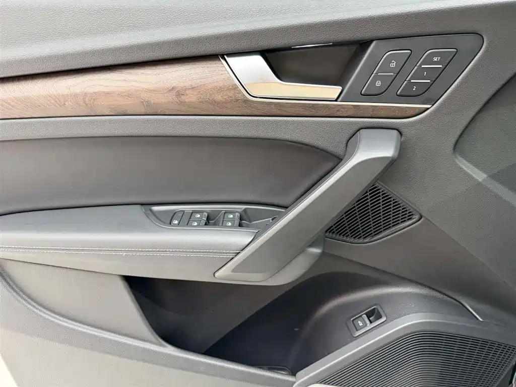 Audi Q5L 2022 — фото 21