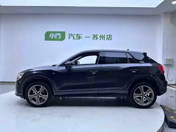 Audi Q2L 2021