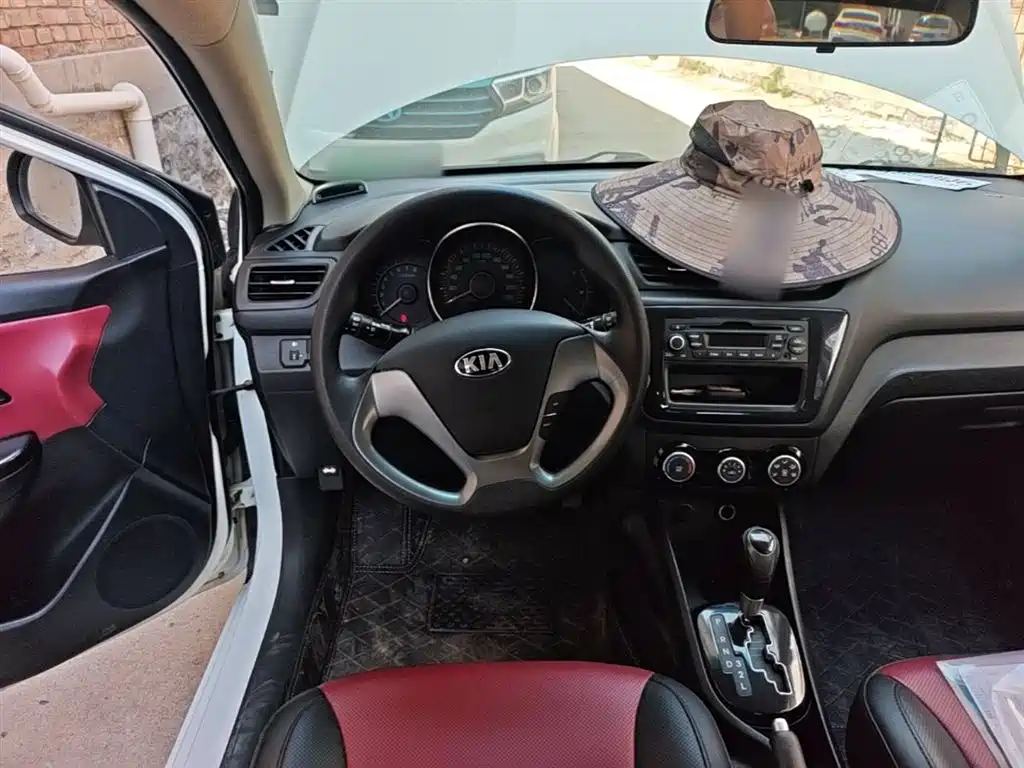 Kia K2 2015 — фото 11