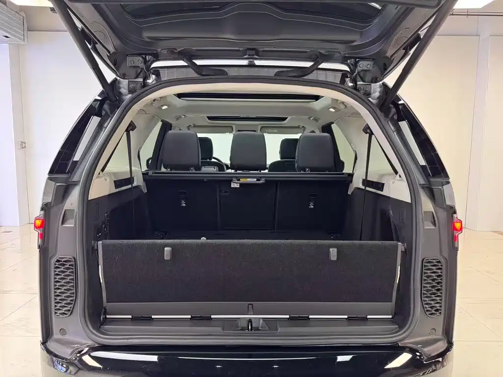 Land Rover Discovery 2021 — фото 33