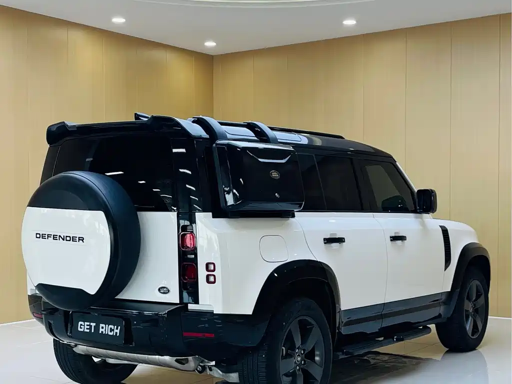 Land Rover Defender 2022 — фото 9