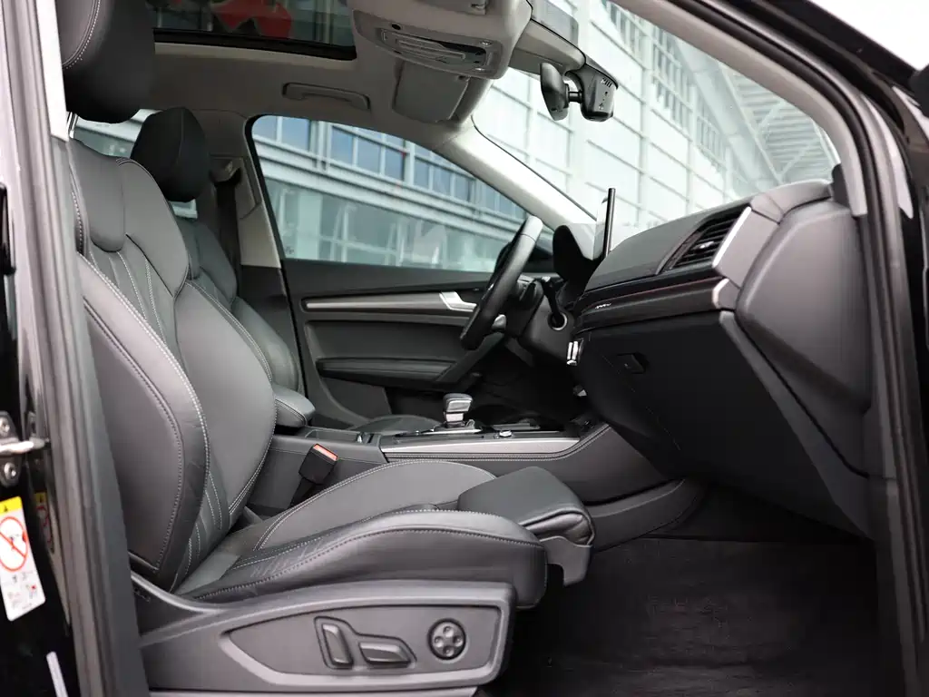 Audi Q5L 2022 — фото 14