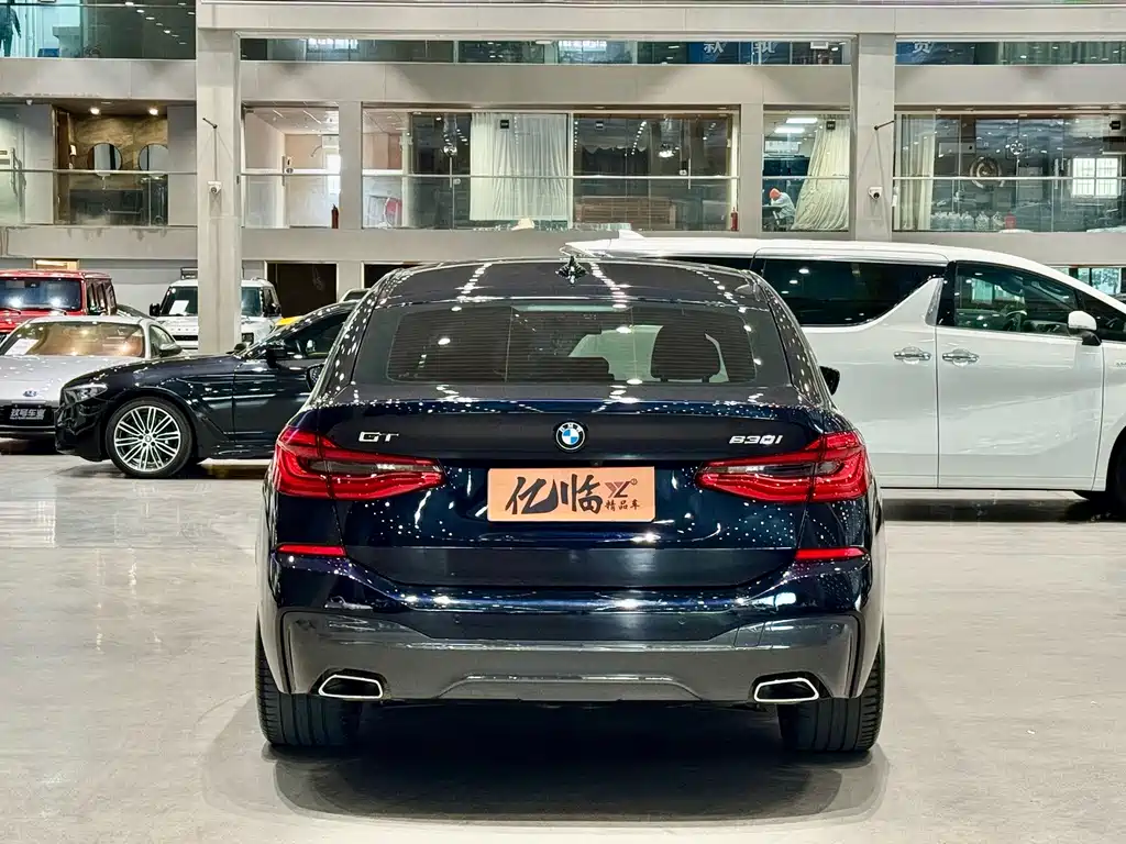 BMW 6 Series GT 2023 — фото 15