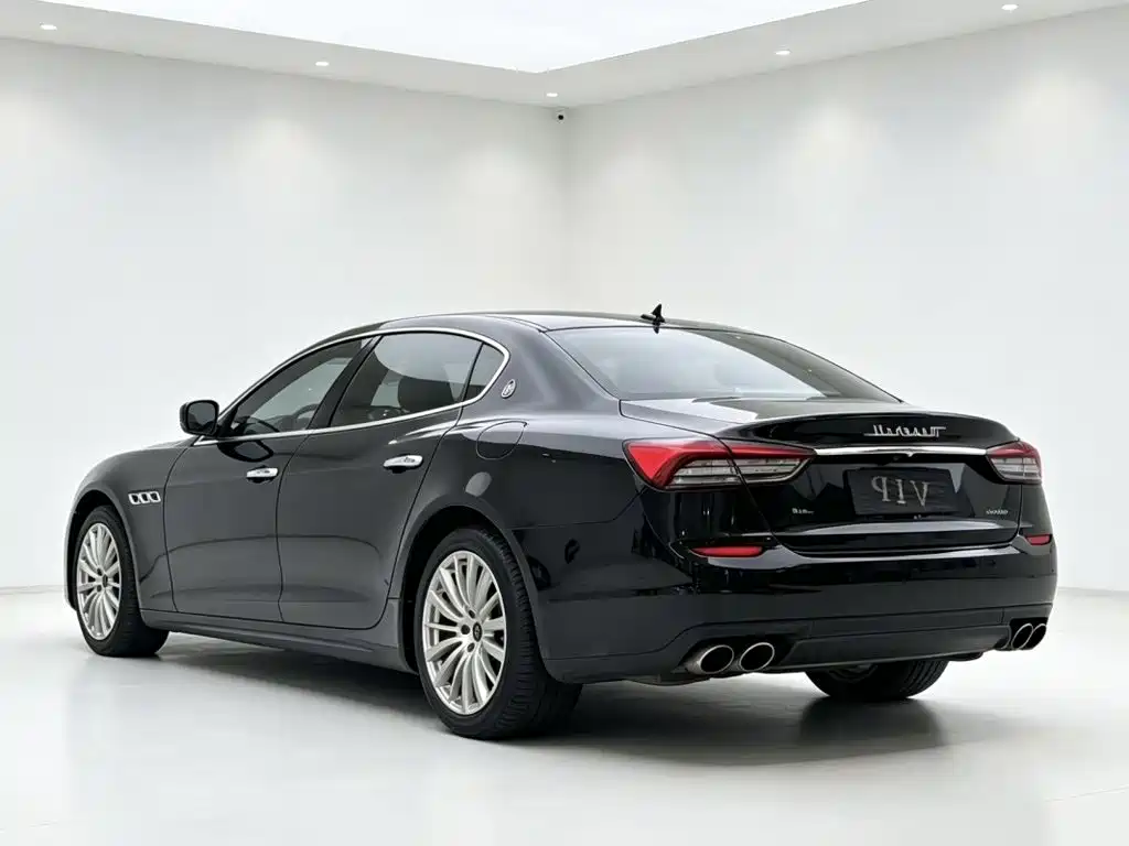 Maserati Quattroporte 2017 — фото 9