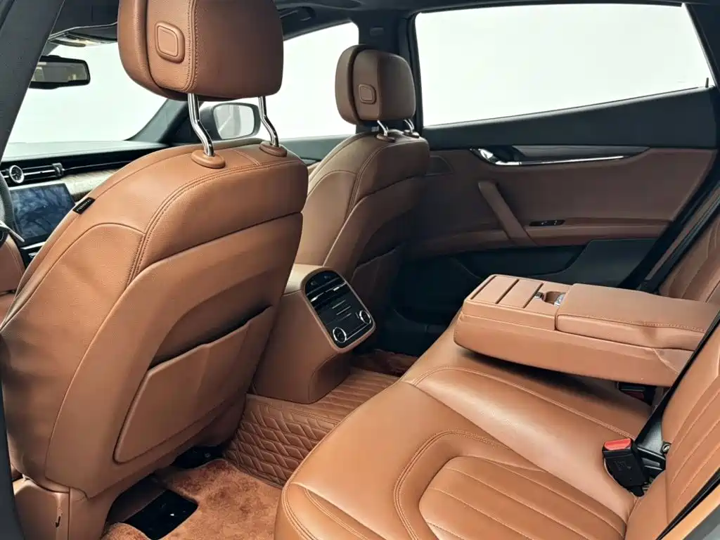 Maserati Quattroporte 2017 — фото 6