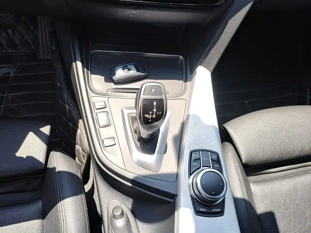 BMW 3 Series GT 2019 — фото 14