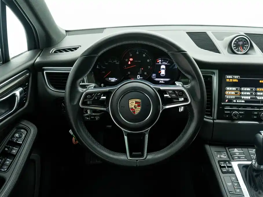 Porsche Macan 2015 — фото 21