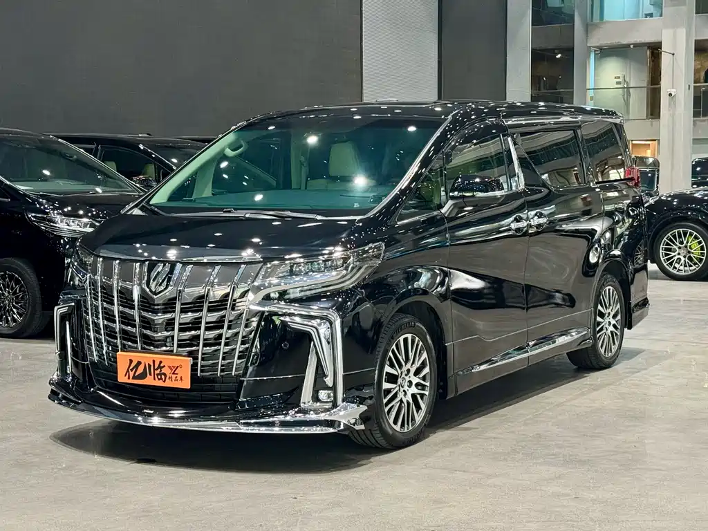 Toyota Alphard 2017 — фото 1