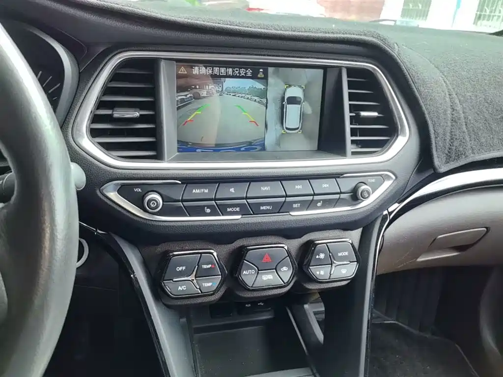 GAC Motor Trumpchi GS4 2017 — фото 13