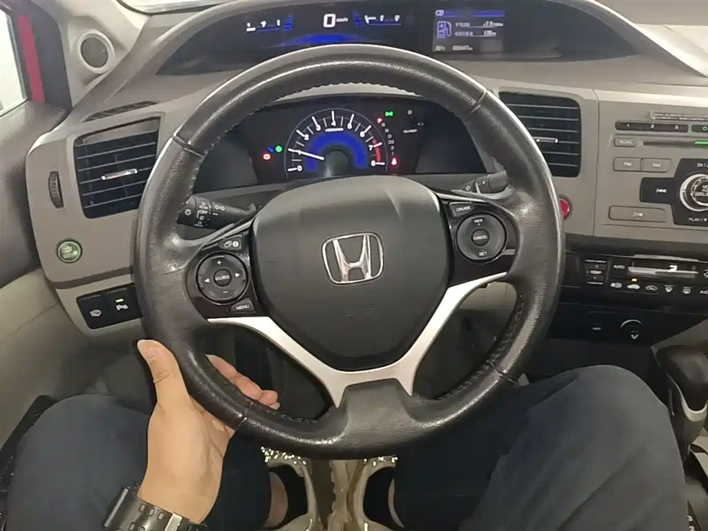 Honda Civic 2014 — фото 11
