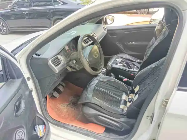 Peugeot 301 2015