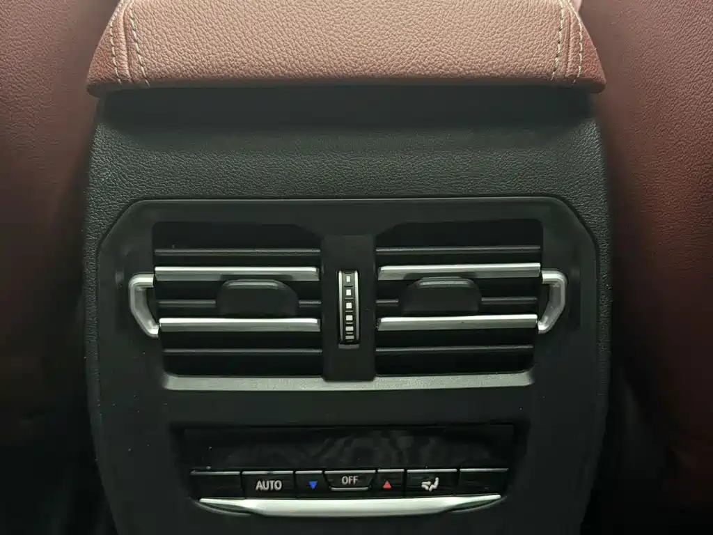 BMW 3 Series 2023 — фото 15