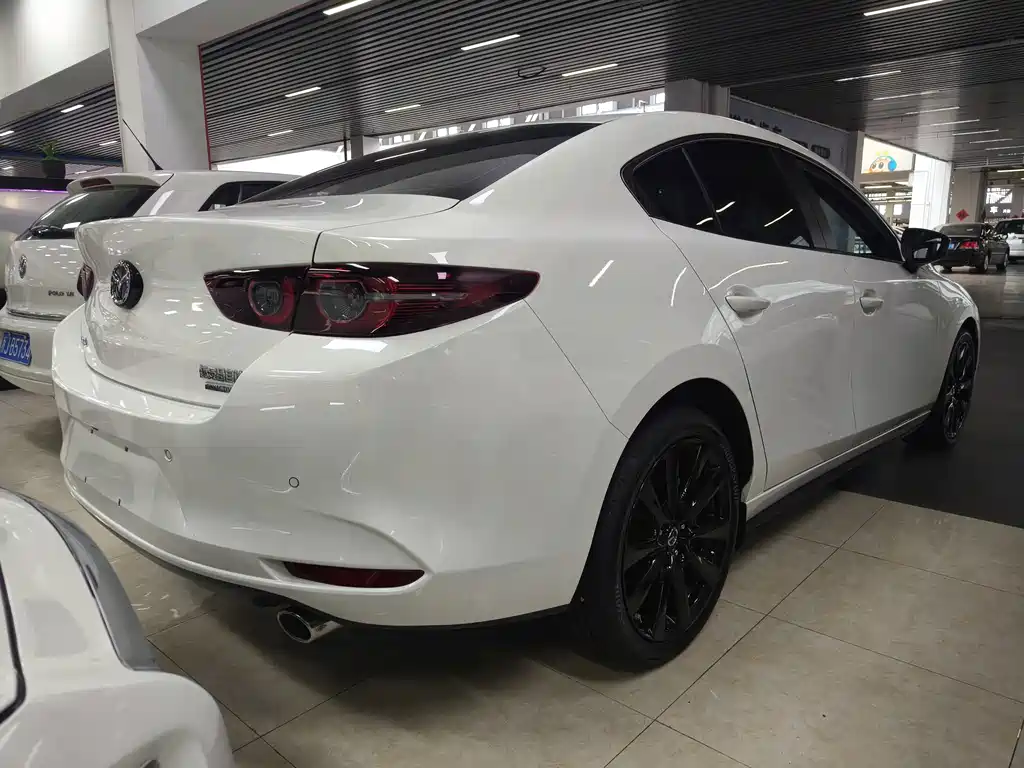 Mazda 3 Axela 2025 — фото 10