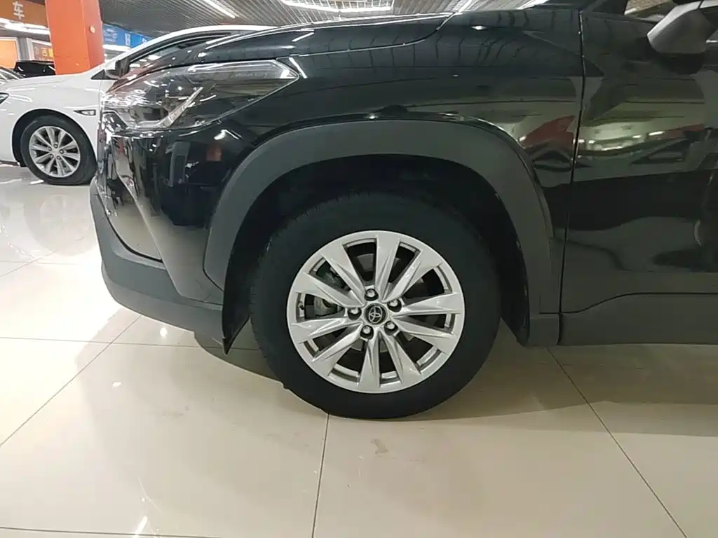 Toyota Corolla Cross 2023 — фото 23