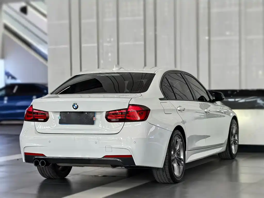 BMW 3 Series 2018 — фото 9