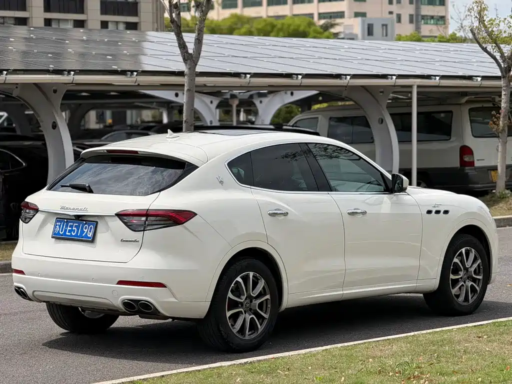 Maserati Levante 2022