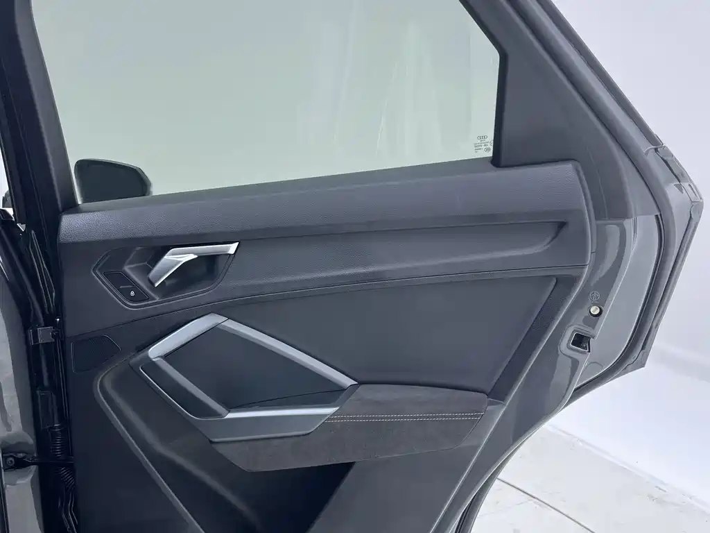 Audi Q3 Sportback 2023 — фото 27