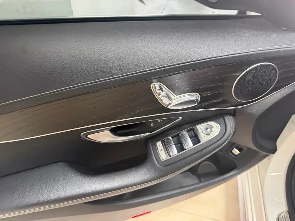 Mercedes-Benz C-Class 2021
