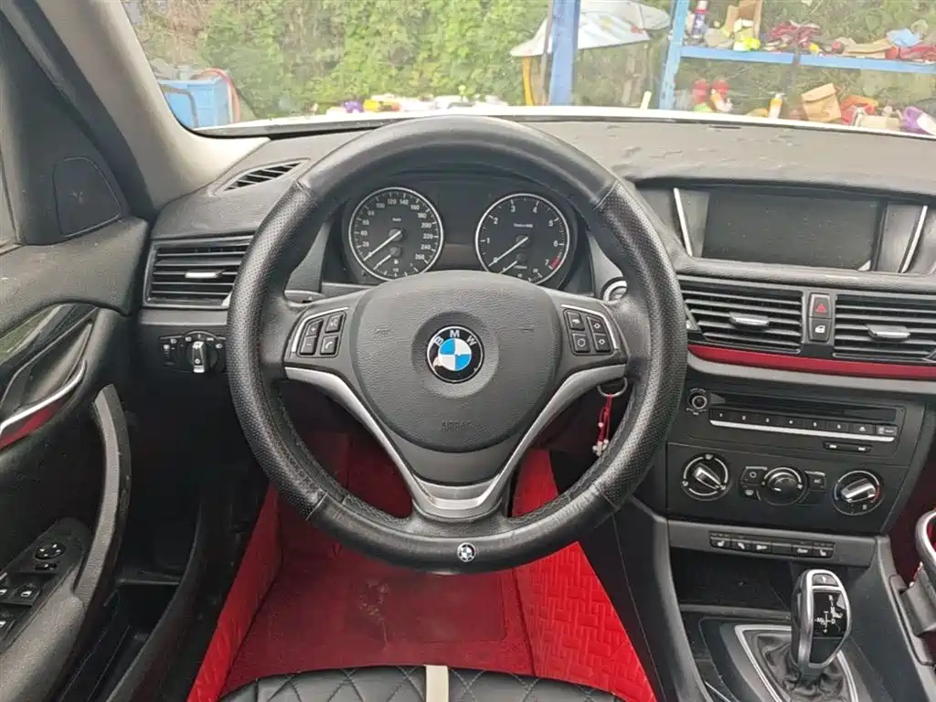 BMW X1 2016 — фото 11