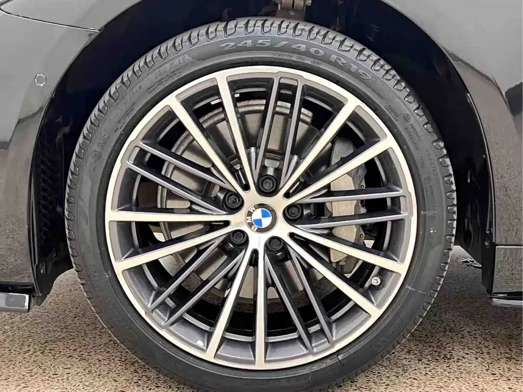 BMW 5 Series 2021