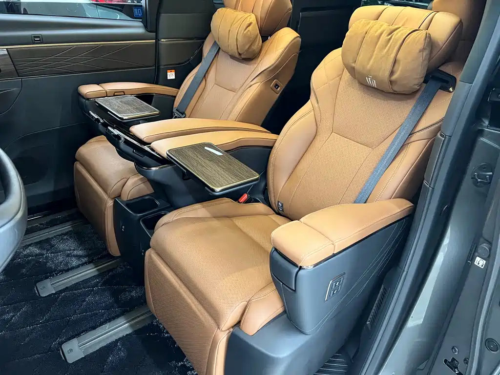 Toyota Vellfire 2026 — фото 12