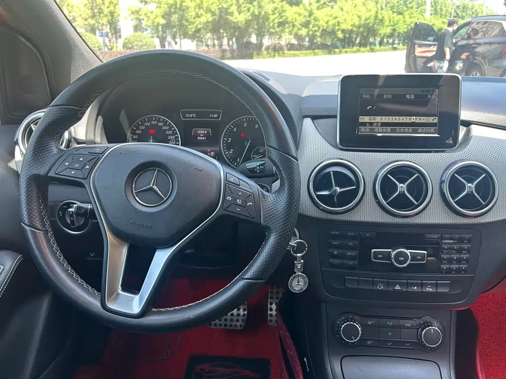 Mercedes-Benz B-Class 2015 — фото 12