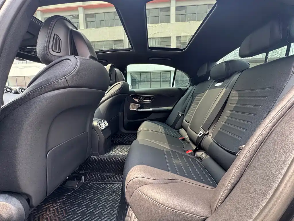 Mercedes-Benz C-Class 2022 — фото 11