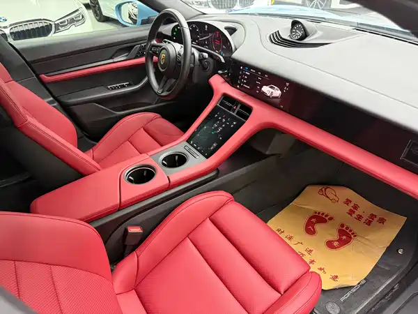 Porsche Taycan 2021
