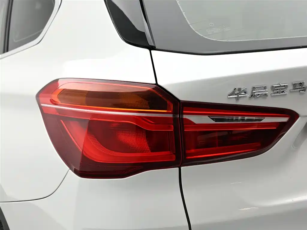 BMW X1 2018 — фото 7
