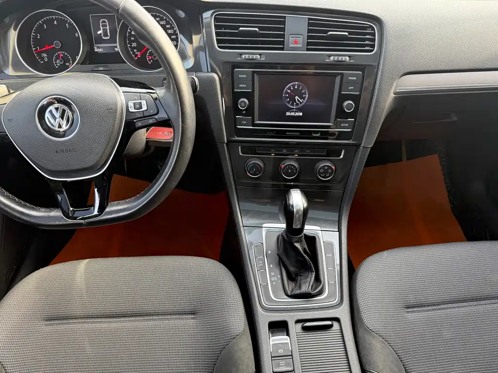 Volkswagen Golf 2018 — фото 13